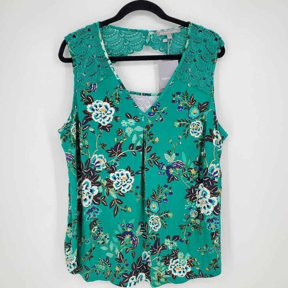 Daniel Rainn NWT Women's Green sleeveless open back crochet top Size 2X